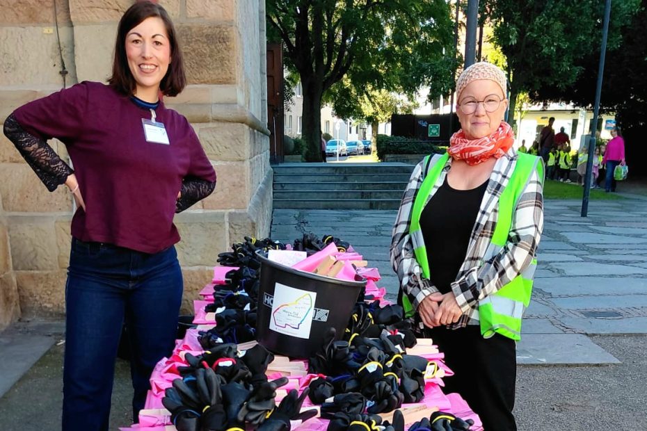 World Cleanup day 2026: Materialausgabe vor der Löwenkirche.
(c) Tamara Fenske